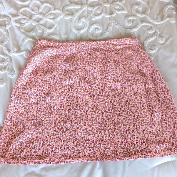 Super Cute Short Swingy Pink 🌺 Spring Skirt Old Navy Size 4 - Picture 1 of 12